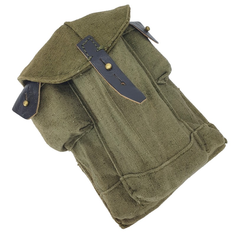 AK magazine pouch (3 mags capacity), black leather, dark green