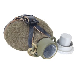 CSLA canteen with green cover and black straps