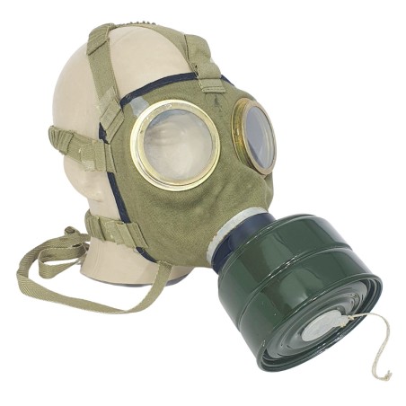 Hungarian M75 gas mask