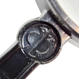 Magnifying glass with 3x magnification